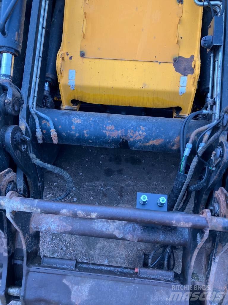JCB 426 E HT لوادر بعجل