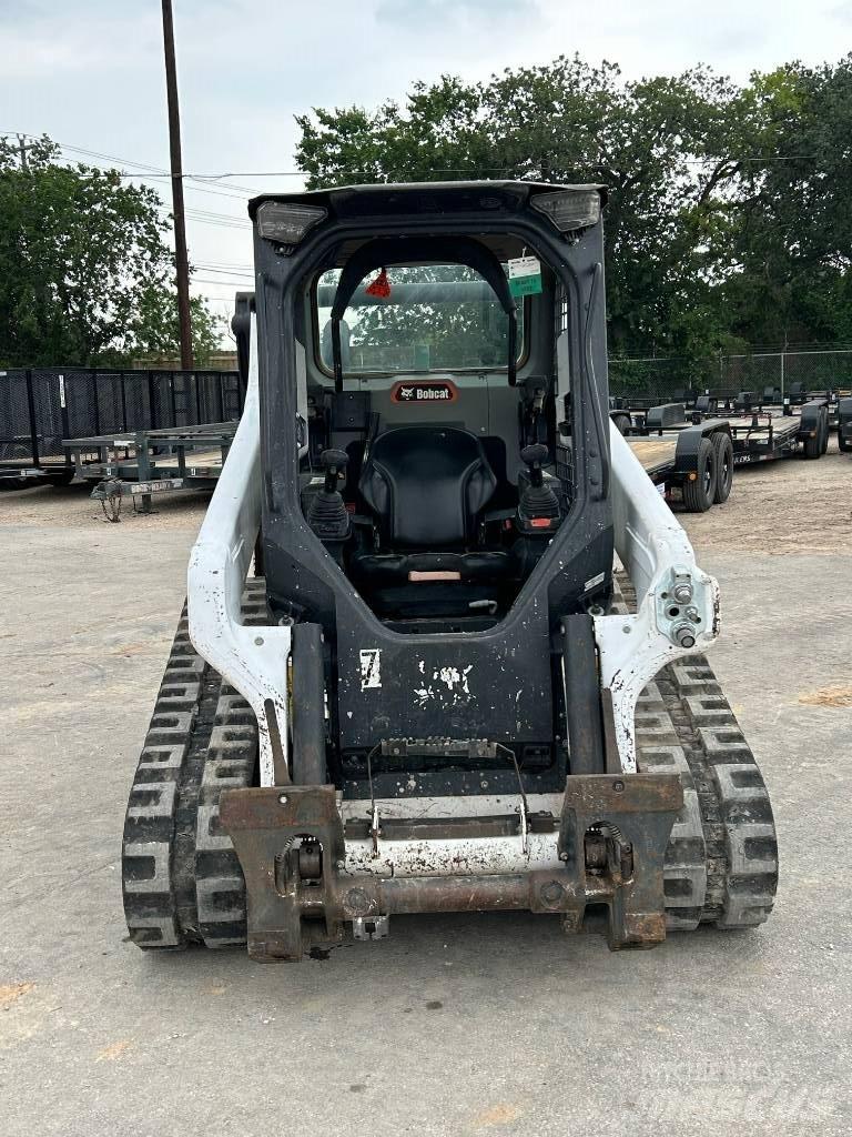 Bobcat T64 لوادر انزلاقية التوجيه