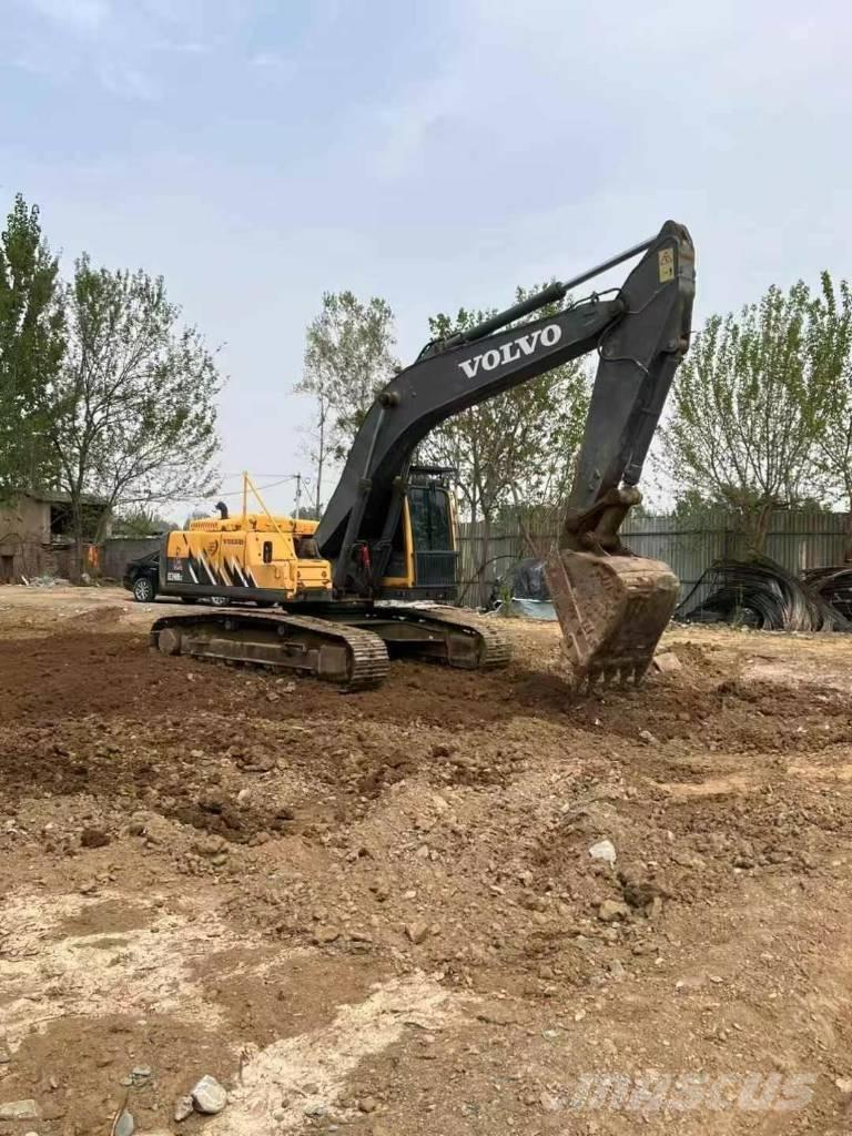 Volvo ec240d حفارات زحافة
