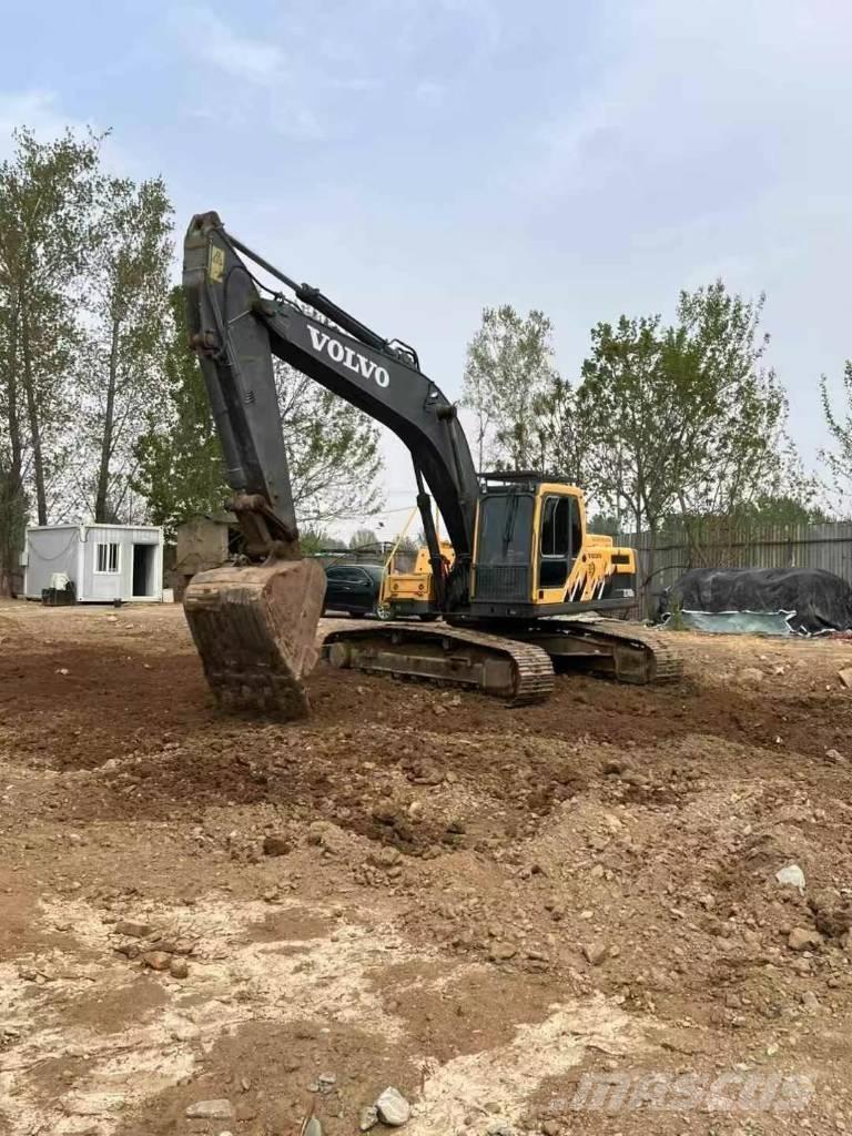 Volvo ec240d حفارات زحافة
