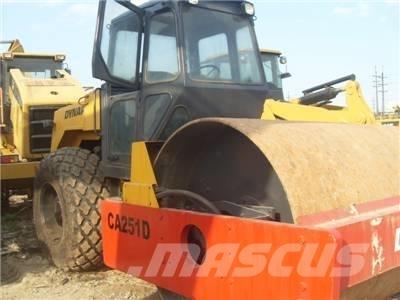 Dynapac CA 251 D مداحل أحادية الأسطوانة