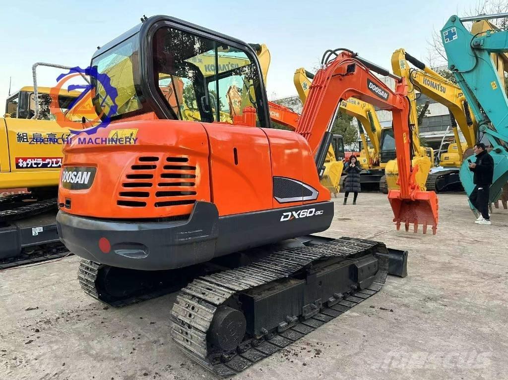 Doosan DX 60 حفارات صغيرة أقل من 7 طن (حفارات صغيرة)