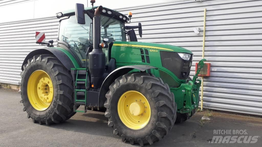 John Deere 6250 R الجرارات