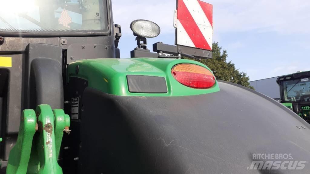 John Deere 6250 R الجرارات