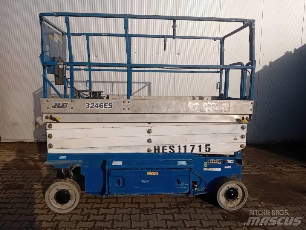 JLG 3246 ES رافعات مقصية الشكل