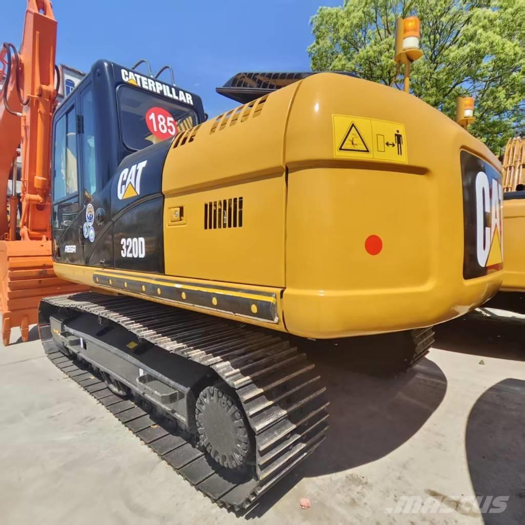 CAT 320 D حفارات زحافة