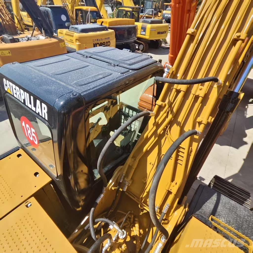 CAT 320 D حفارات زحافة