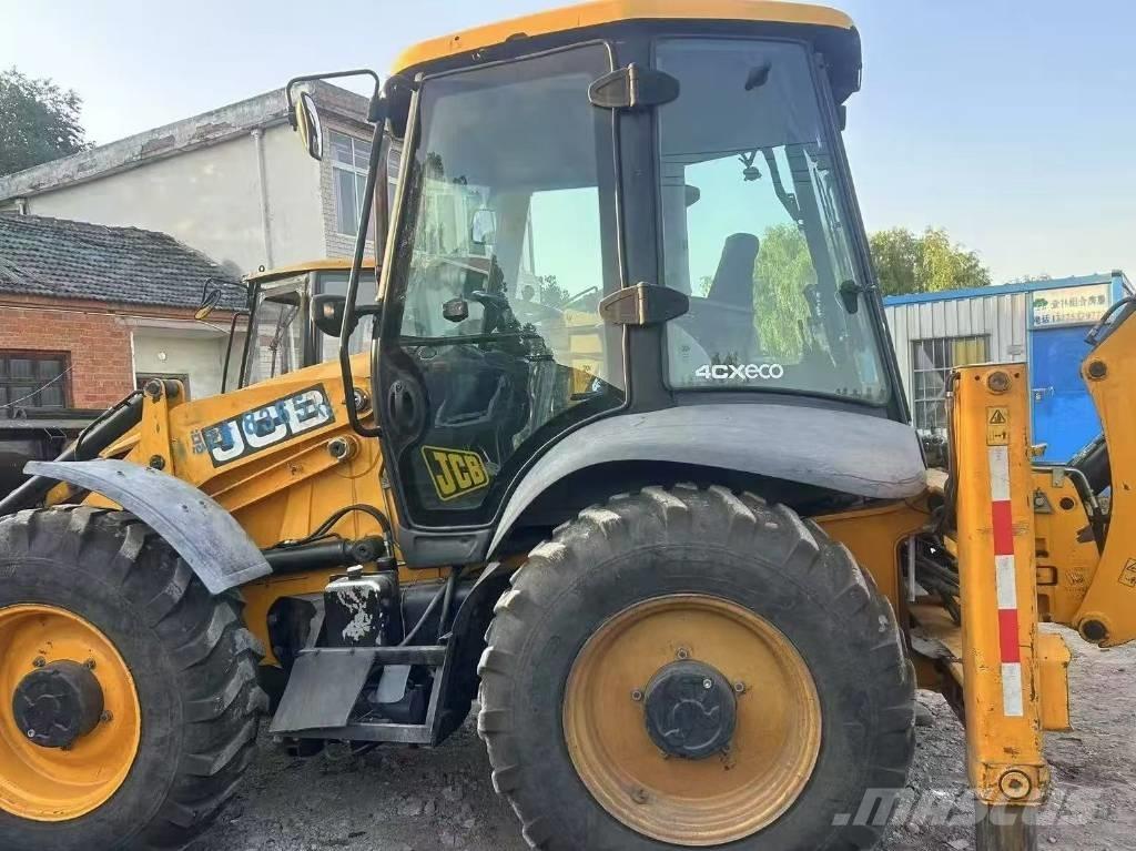 JCB 4 CX لوادر ذات جرافات عكسية