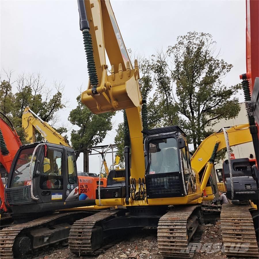 CAT 320 D حفارات زحافة