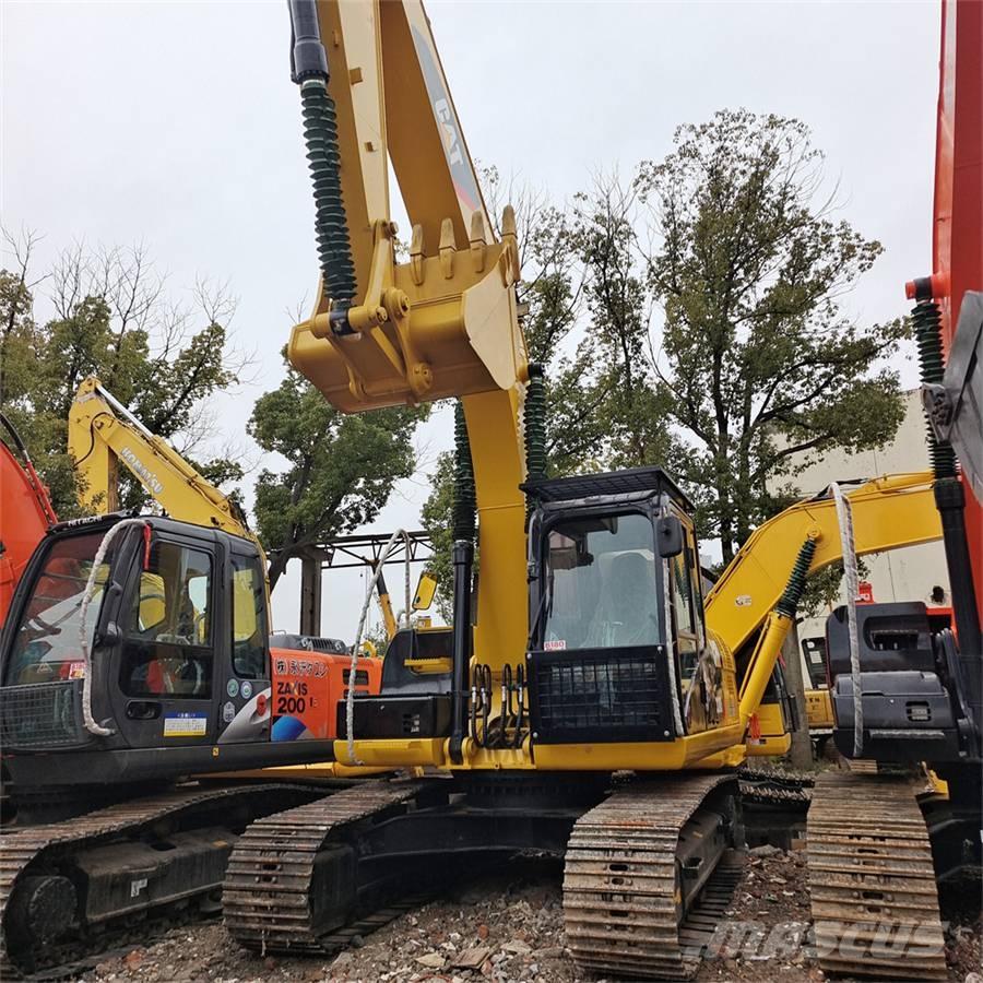 CAT 320 D حفارات زحافة