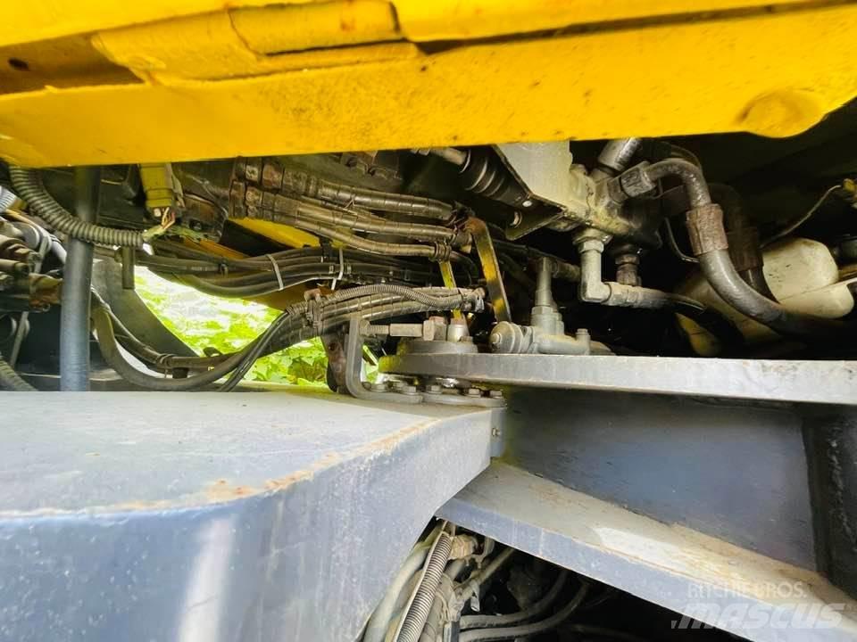 Komatsu wa470 لوادر بعجل