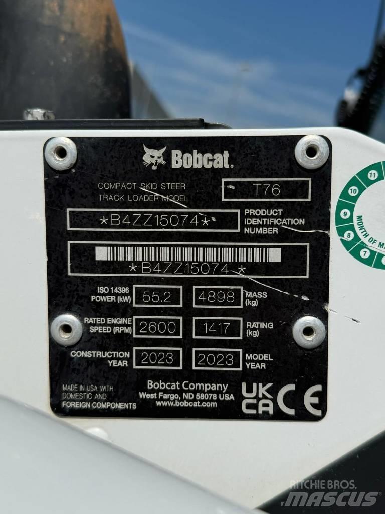 Bobcat T 76 لوادر زحافة