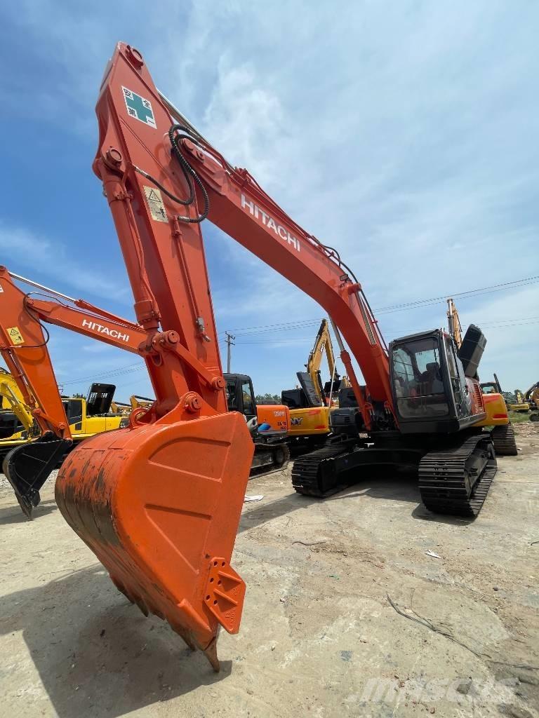 Hitachi ZX 240 حفارات زحافة