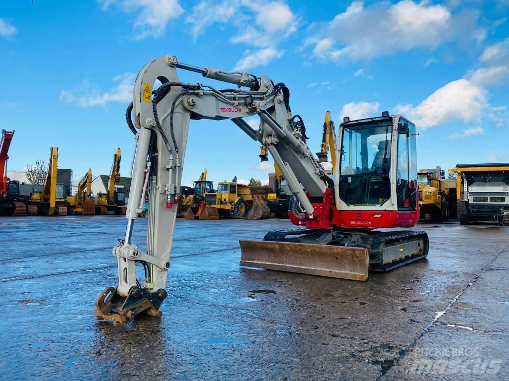 Takeuchi TB370 حفارات وسط 7 طن - 12 طن