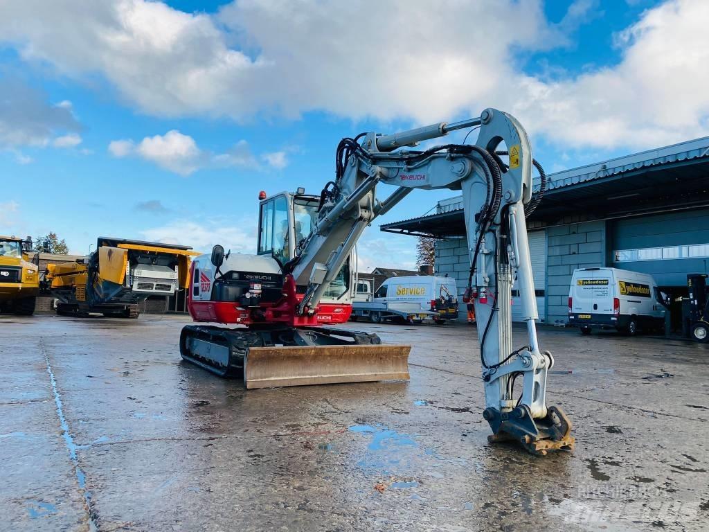 Takeuchi TB370 حفارات وسط 7 طن - 12 طن