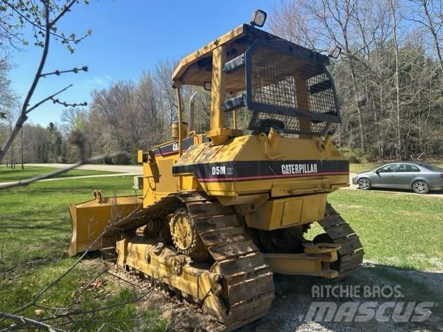 CAT D 5 M XL بلدوزرات مجنزرة