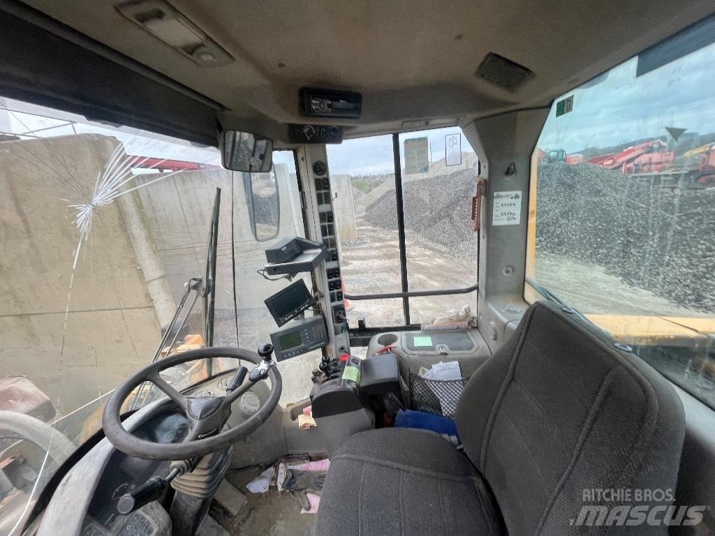 Volvo L 180 F لوادر بعجل