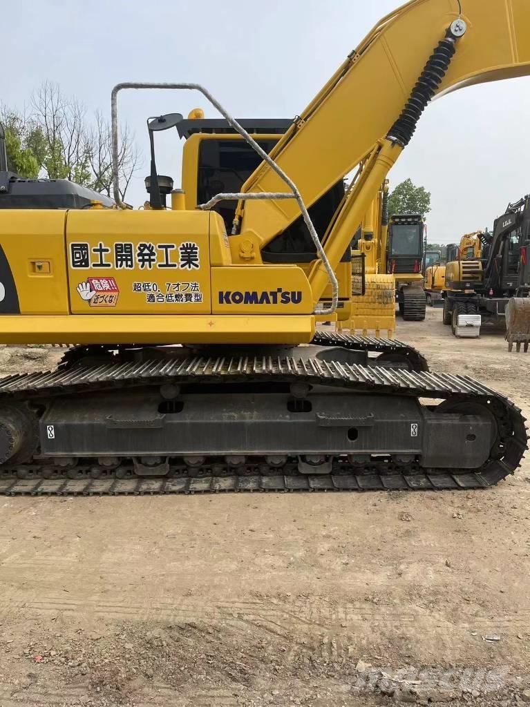 Komatsu PC 200-8 حفارات زحافة