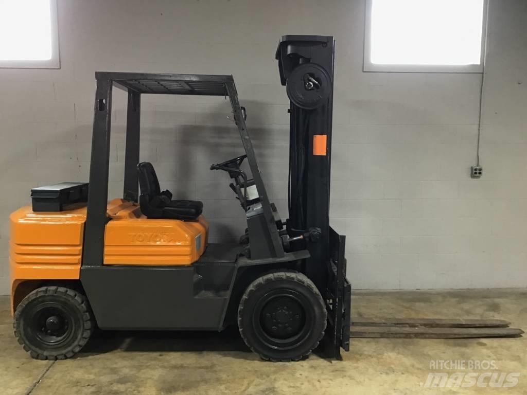 Toyota 02-5 FD 30 شاحنات ذات رافعات شوكية - أخرى