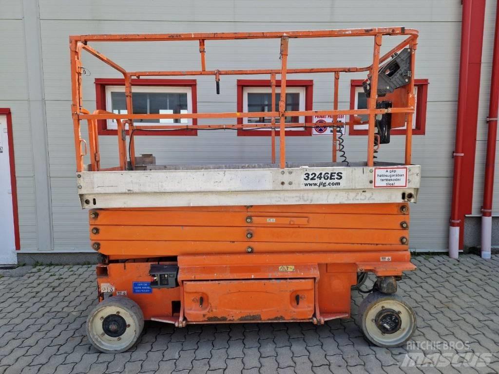 JLG 3246 ES رافعات مقصية الشكل