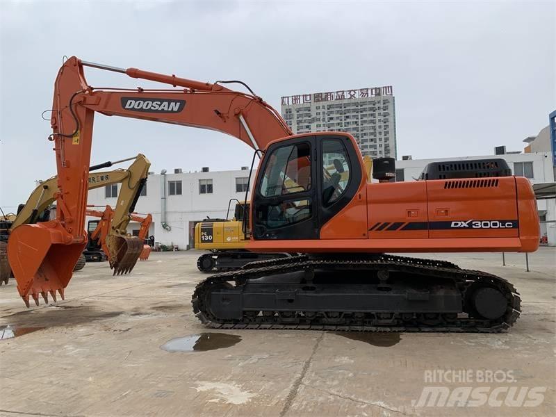 Doosan DX300 حفارات زحافة