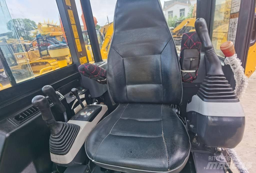 Komatsu PC 56-7 حفارات زحافة