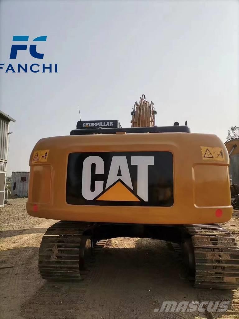 CAT 320 D حفارات زحافة
