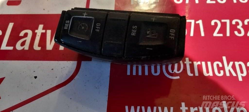 Scania R 440.   1870912 كابينة والداخلية