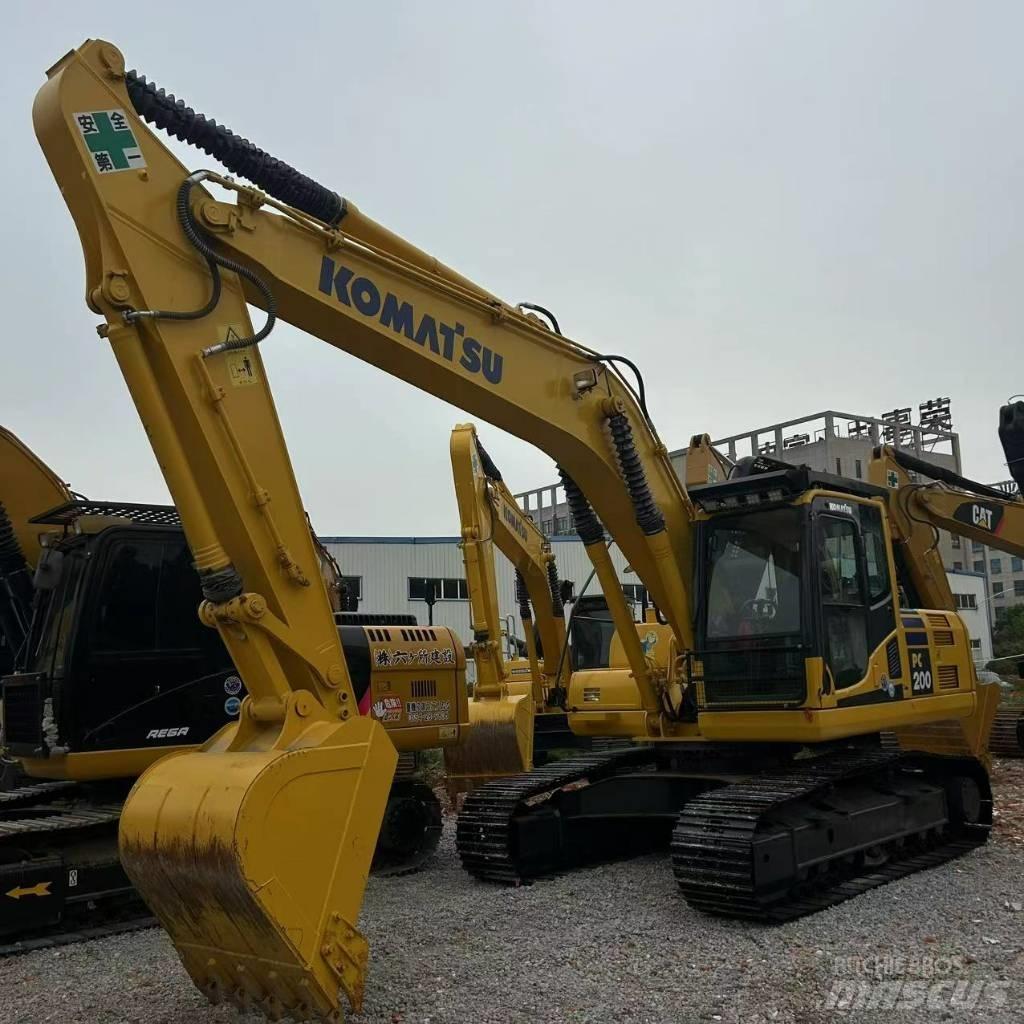 Komatsu 200-8 حفارات زحافة