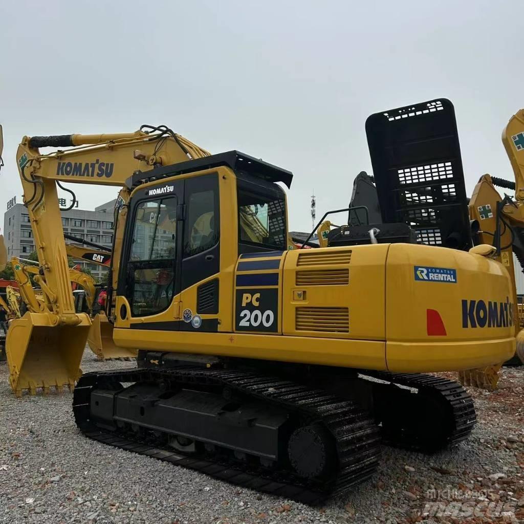 Komatsu 200-8 حفارات زحافة