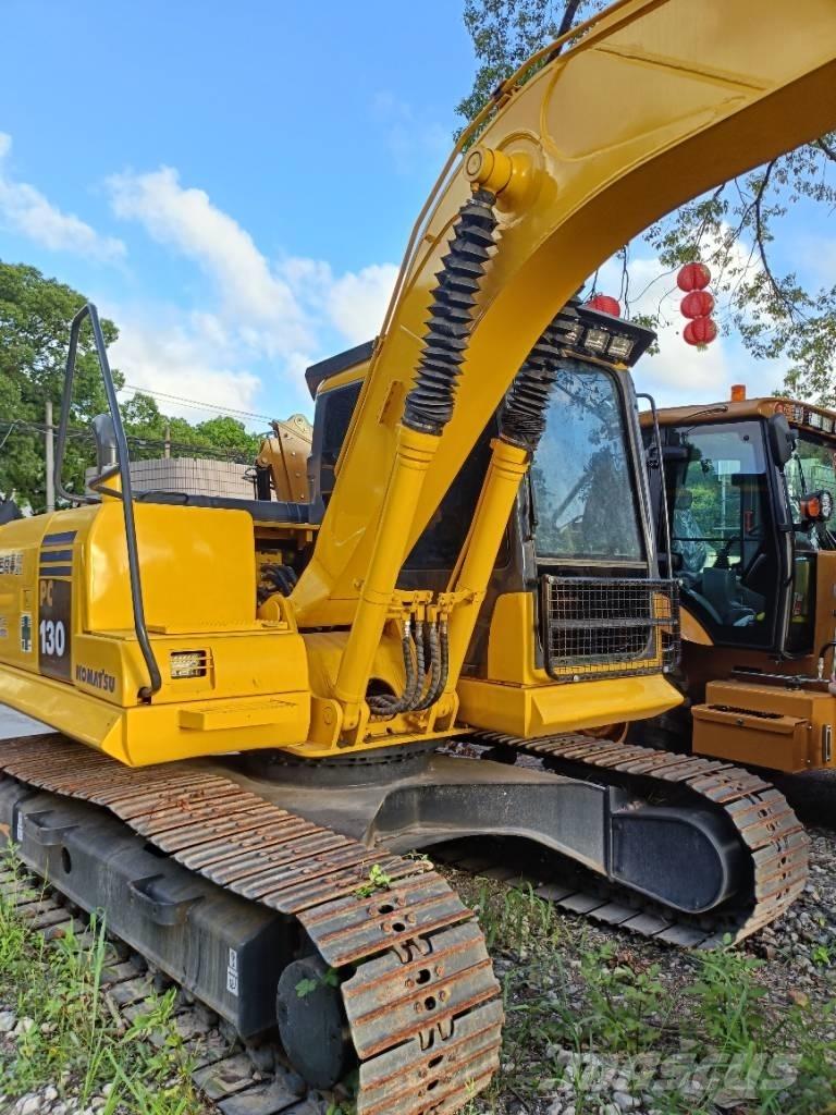 Komatsu PC 130-7 حفارات زحافة