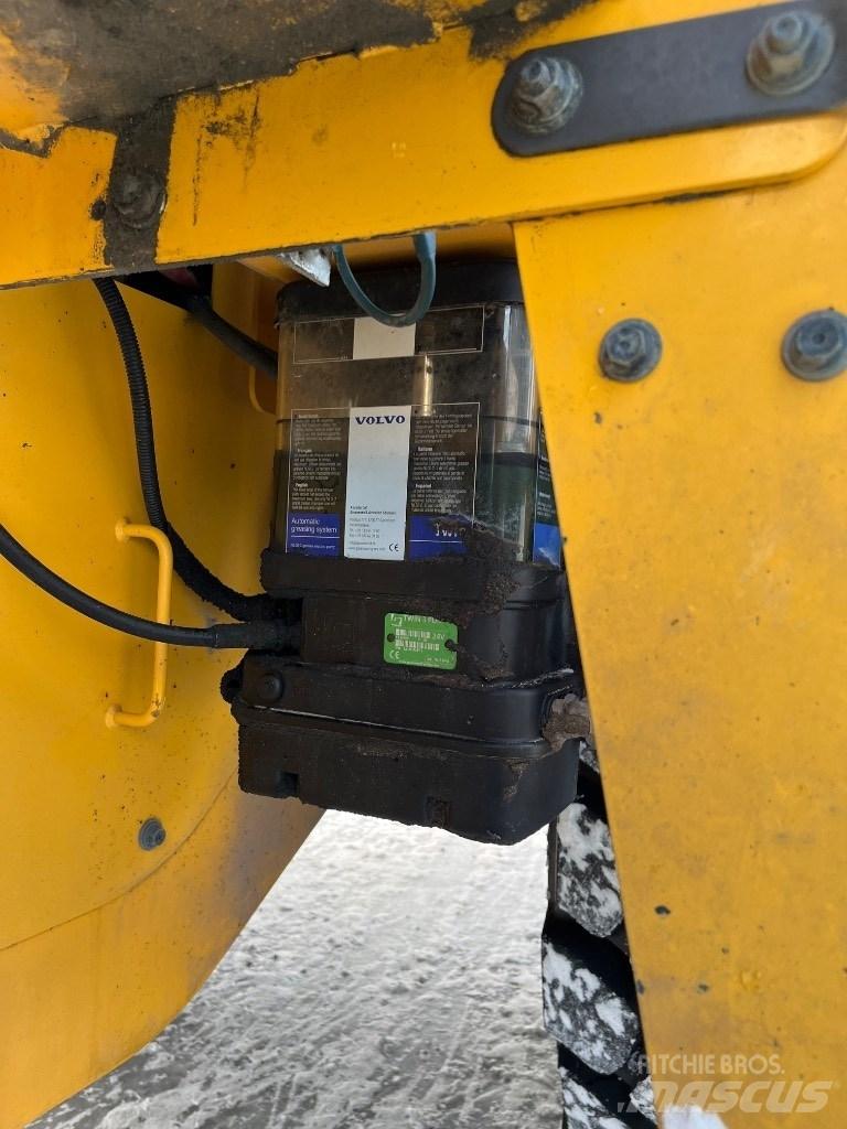 Volvo L 90 H لوادر بعجل