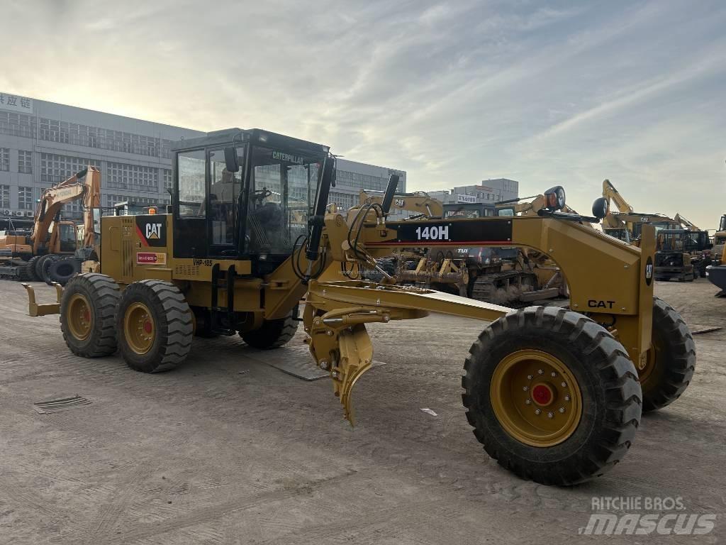 CAT 140H معدات تمهيد الطرق