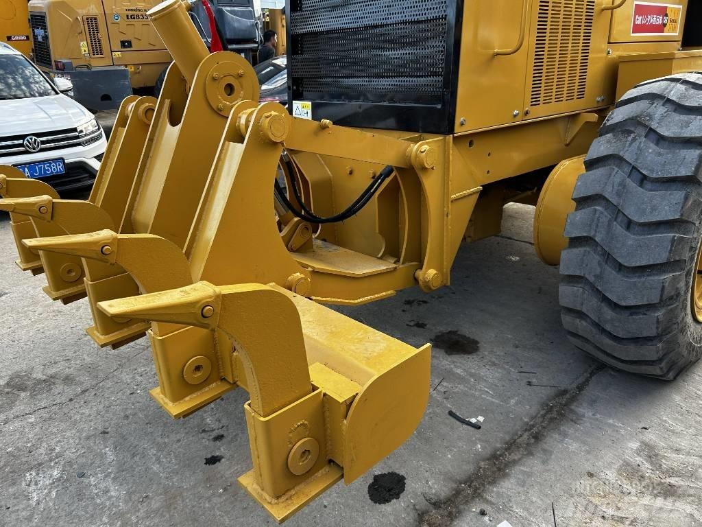 CAT 140H معدات تمهيد الطرق