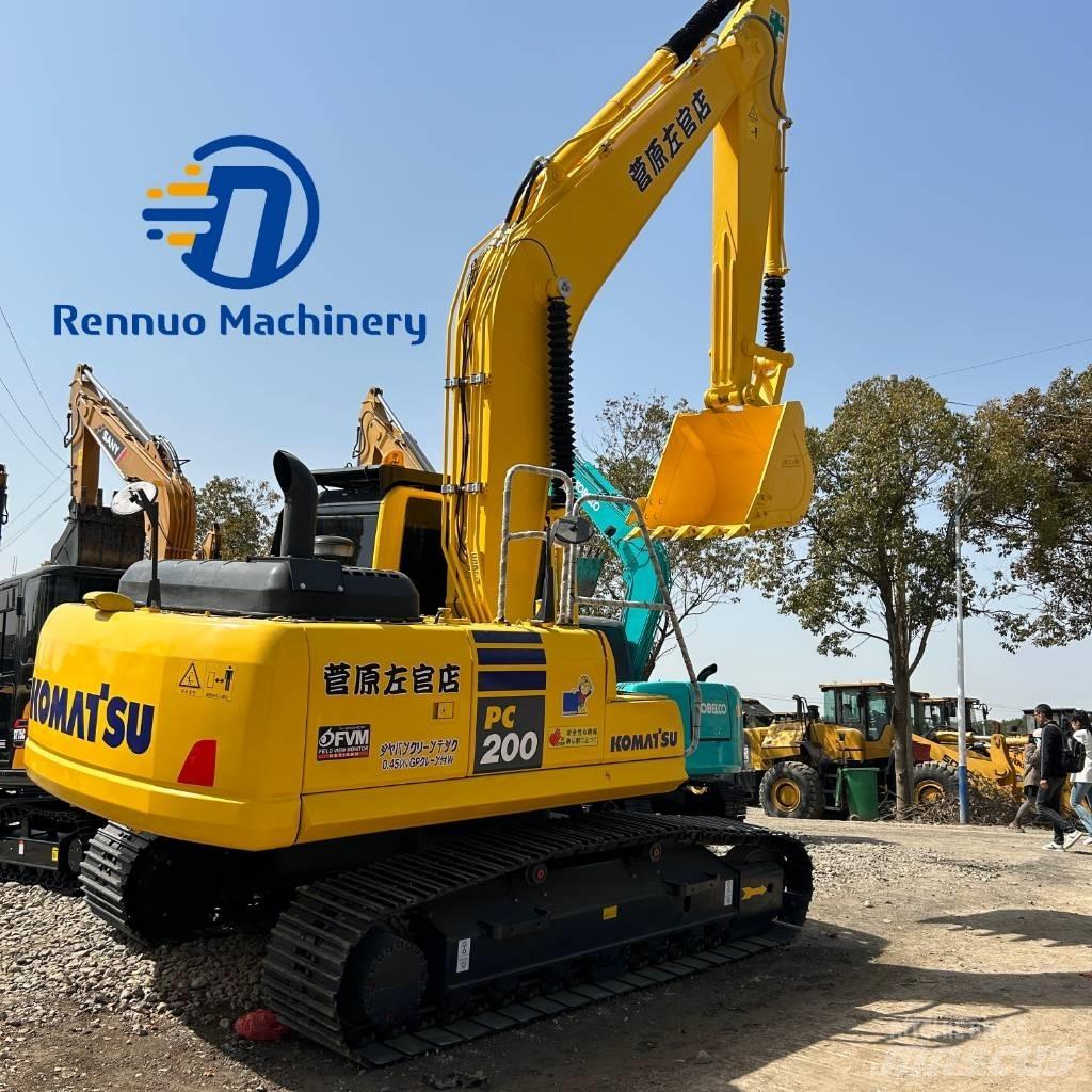 Komatsu PC200-8 حفارات زحافة