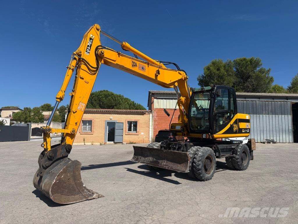 JCB JS 145 W حفارات بعجل
