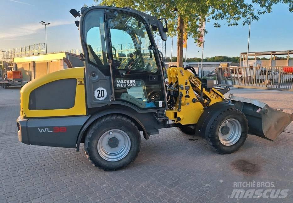 Wacker Neuson WL38 لوادر بعجل