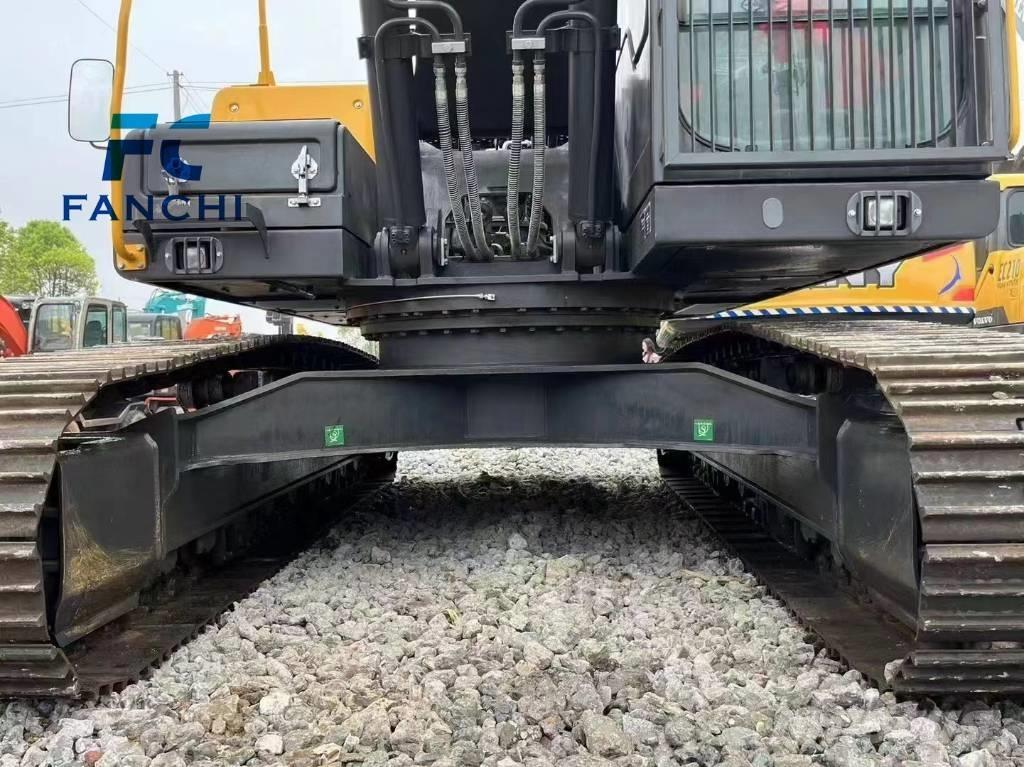 Volvo EC 240 حفارات زحافة