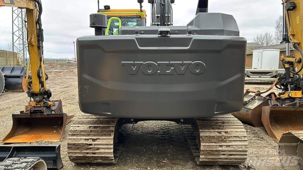 Volvo EC 140 E حفارات زحافة