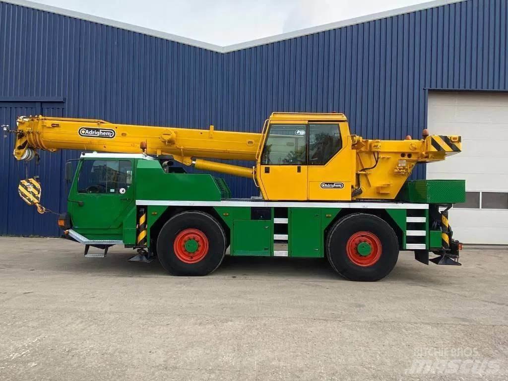 Liebherr LTM1030-2 رافعات صالحة لكل أنواع الطرق