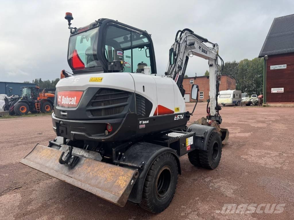 Bobcat E 57 W حفارات بعجل