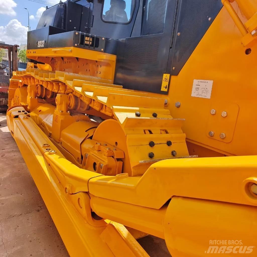 Shantui SD 32 بلدوزرات مجنزرة