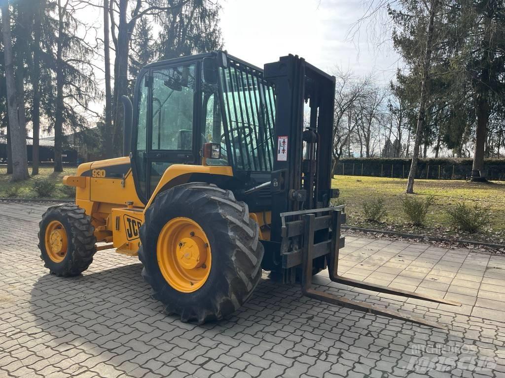 JCB 930 شاحنات الطرق الوعرة