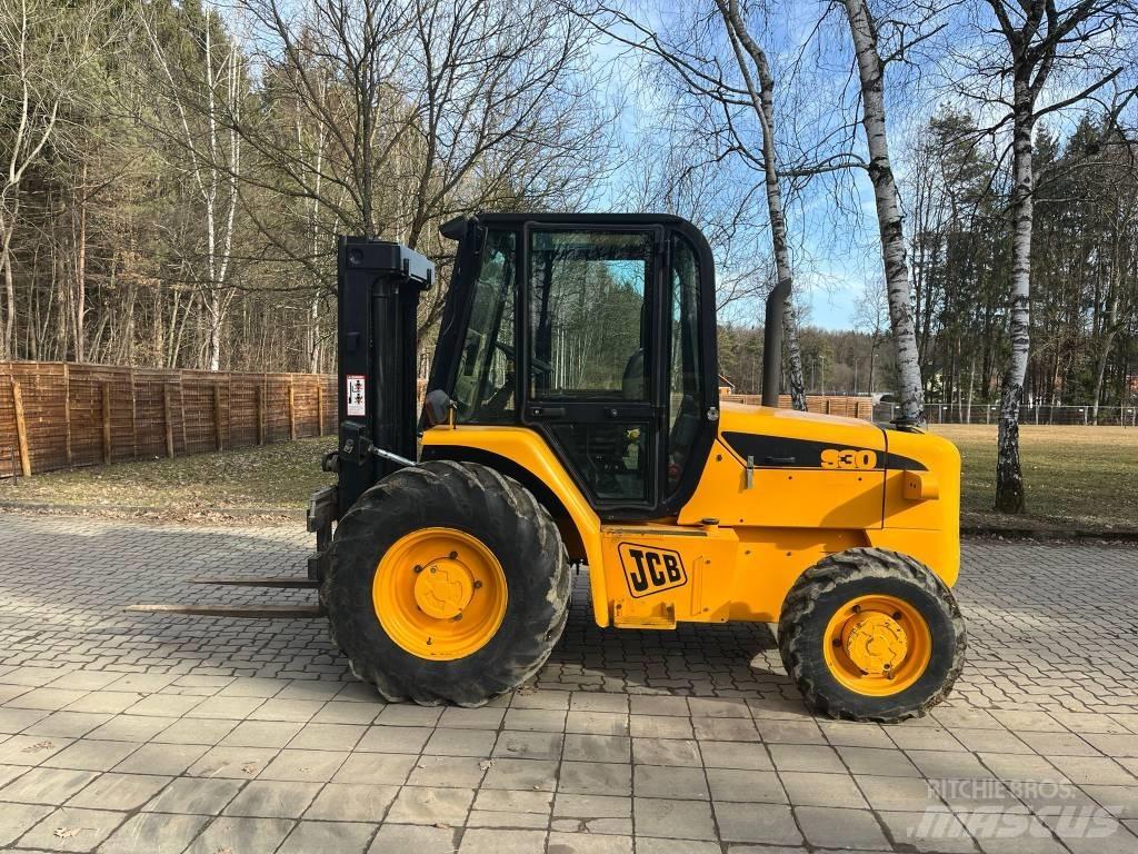 JCB 930 شاحنات الطرق الوعرة