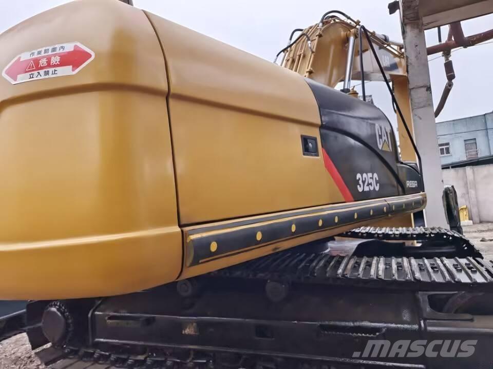 CAT 325C حفارات زحافة