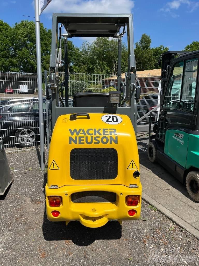 Wacker Neuson WL 20 لوادر بعجل