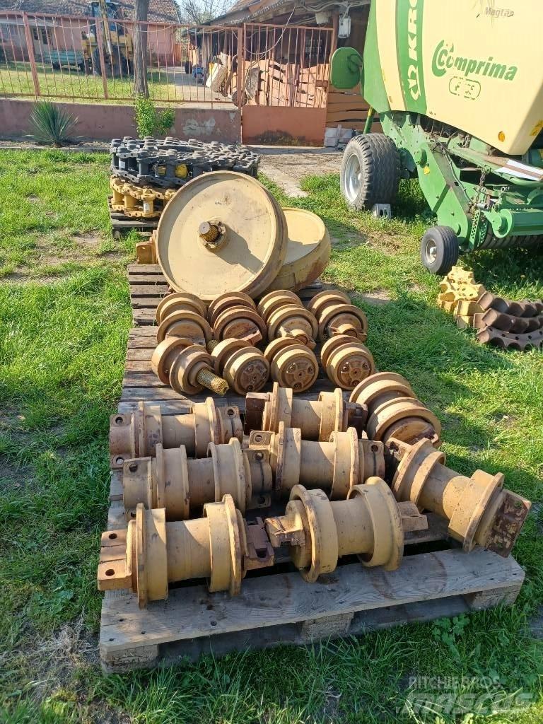 Komatsu D 65 - D85 المسارات والسلاسل والهيكل السفلي