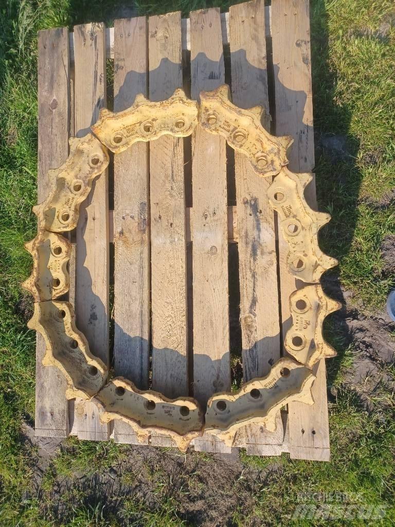 Komatsu D 65 - D85 المسارات والسلاسل والهيكل السفلي