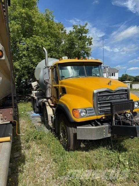 Mack CV 713 مضخات خرسانة