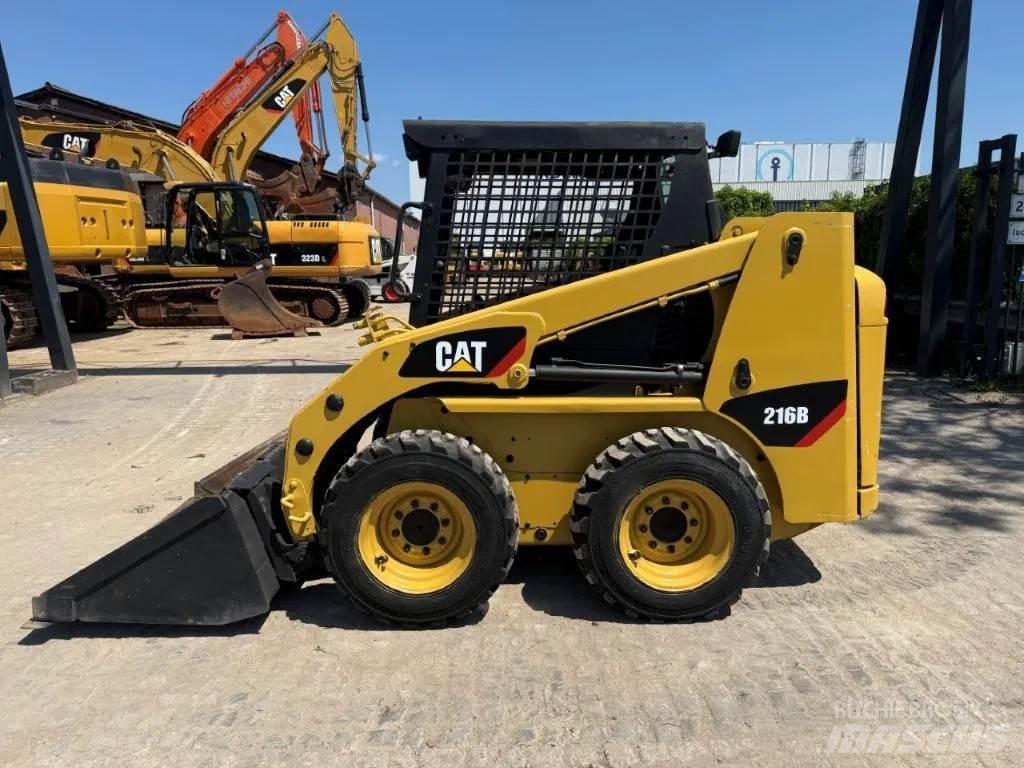 CAT 216B (226,S130) لوادر انزلاقية التوجيه